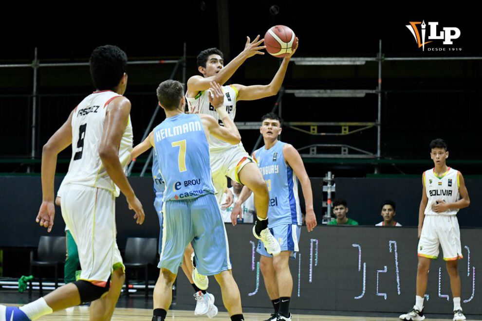 Bolivia cae frente a Uruguay en el Sudamericano U-15 de básquetbol