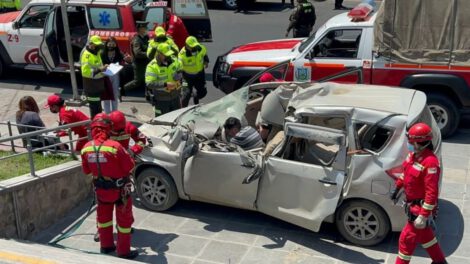 Simulacro de accidente de tránsito realizado por UNIVIDA S.A. y Policía Boliviana