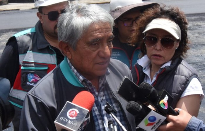 El alcalde de La Paz, Iván Arias, conversando sobre el Proyecto de ley del Censo