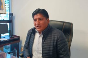 Andrés Flores señala que Evo en vez de ayudar al Gobierno lo ataca