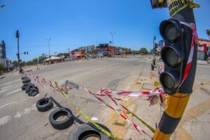 Bloqueos en Santa Cruz por la crisis social