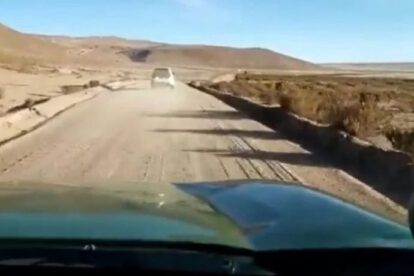 Detienen a sujetos que intentaban ingresar vehículos a Bolivia