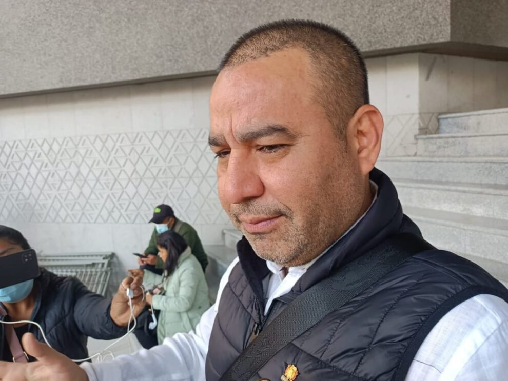 Denuncia penal contra el director del SIN por incumplimiento de deberes