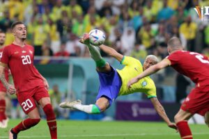 Richarlison anotó dos goles para el triunfo de Brasil
