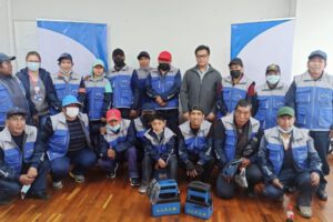 Banco FIE lustrabotas en La Paz