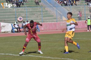 Torneo de fútbol en Oruro