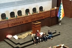 Vigilia de diputados de oposición en la Cámara Baja