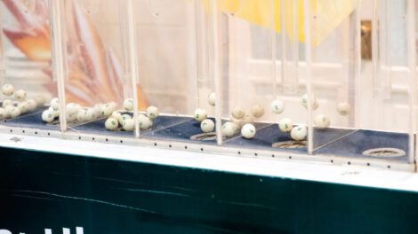 Súper Makro Cuenta del Banco Mercantil Santa Cruz sortea 2 millones de bolivianos