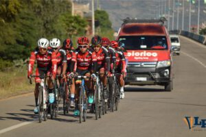 Vuelta a Cochabamba de Ciclismo con Pío Rico dominando