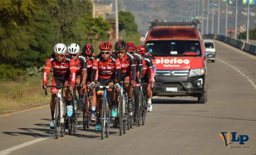 Vuelta a Cochabamba de Ciclismo con Pío Rico dominando