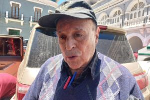 David Santalla instando a pensar en positivo en Oruro