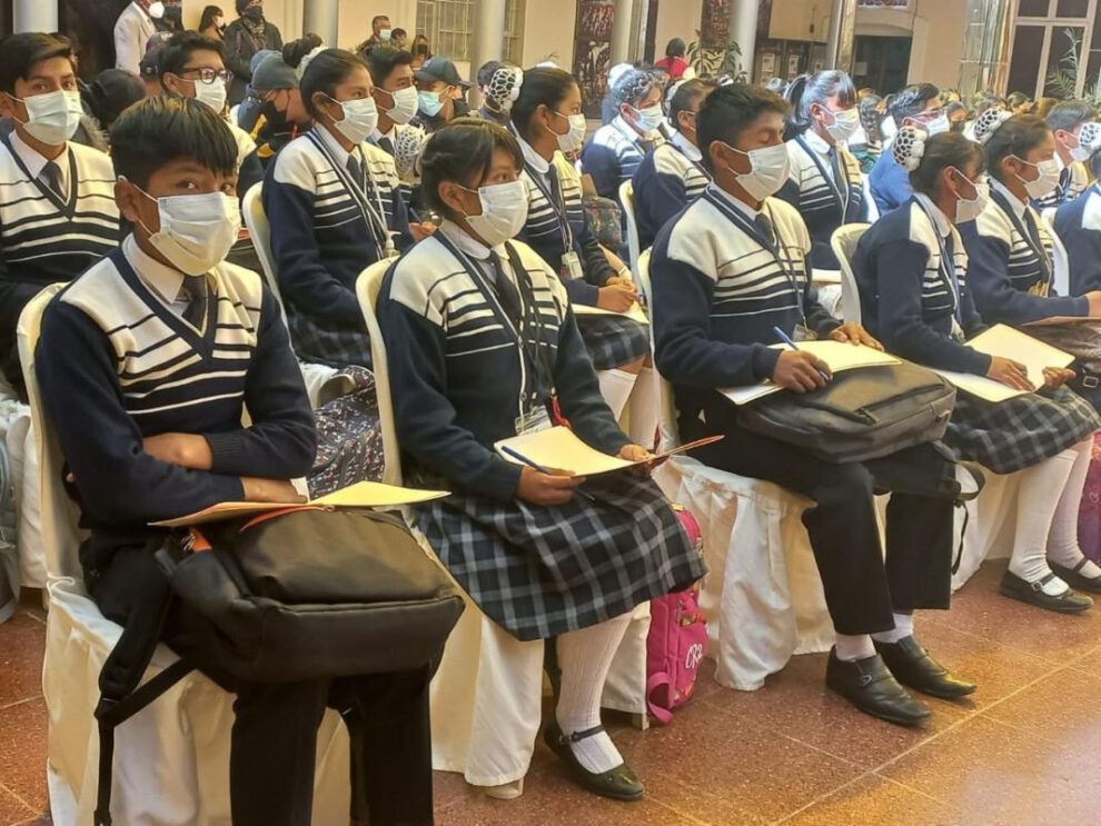 Actos de promoción en Oruro para más de ocho mil bachilleres