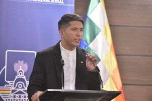Convocatoria a plenaria del Senado por Andrónico Rodríguez