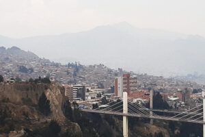 Incendios en Los Yungas provocan humareda en La Paz