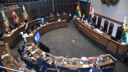 Sesión de la Cámara de Senadores sobre la Ley del Censo