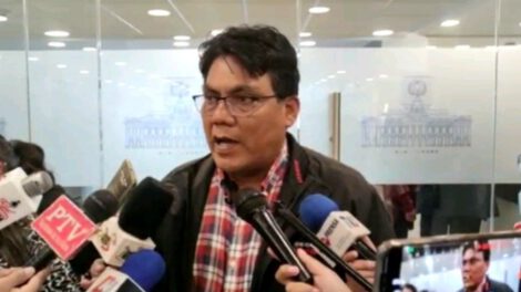 Diputado Arce durante una entrevista en la Sede de Gobierno
