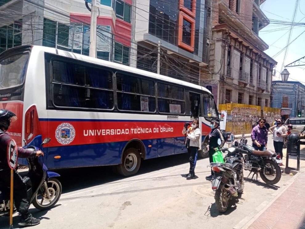 Servicio de transporte universitario UTO