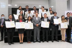 Incentivo a la Excelencia en el Bachillerato en Bolivia