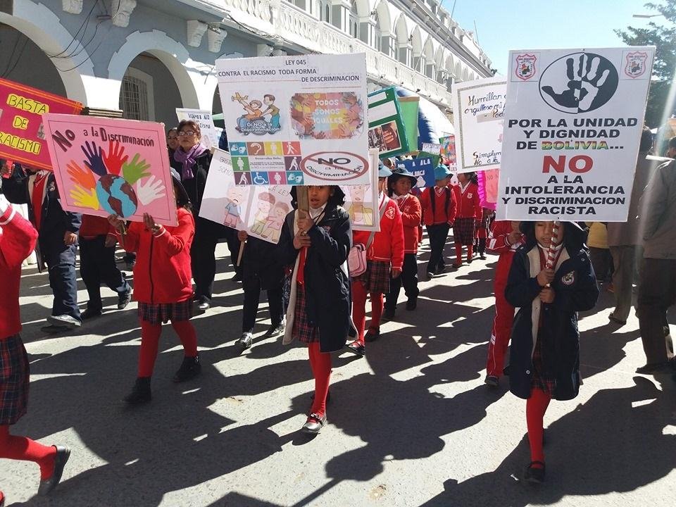 Discriminación en unidades educativas y fuentes laborales