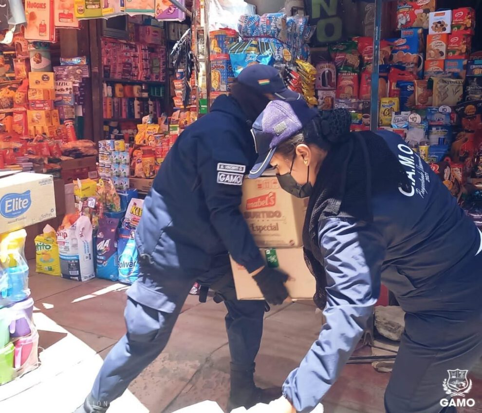 Uso desmedido de aceras en Oruro