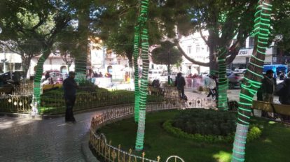 Encendido de luces navideñas en la Plaza Principal