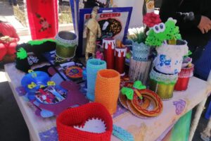 Feria Productiva Construyendo Sueños con niños y adolescentes mostrando habilidades