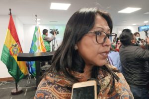 La diputada Gladis Quispe habla sobre la persecución política en Santa Cruz