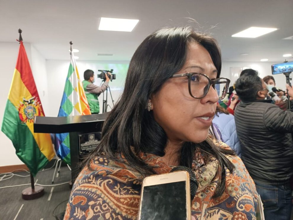 La diputada Gladis Quispe habla sobre la persecución política en Santa Cruz