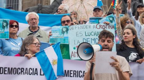 Protesta en apoyo a Cristina Fernández