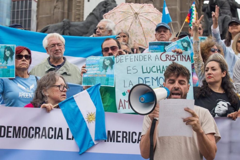 Protesta en apoyo a Cristina Fernández
