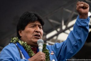 Día de la Revolución Democrática recordando a Evo Morales como presidente indígena