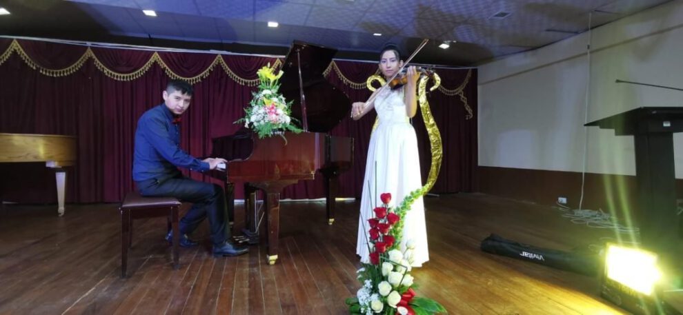 Recital de graduación de Fernanda y Abel en el Instituto de Formación Artística