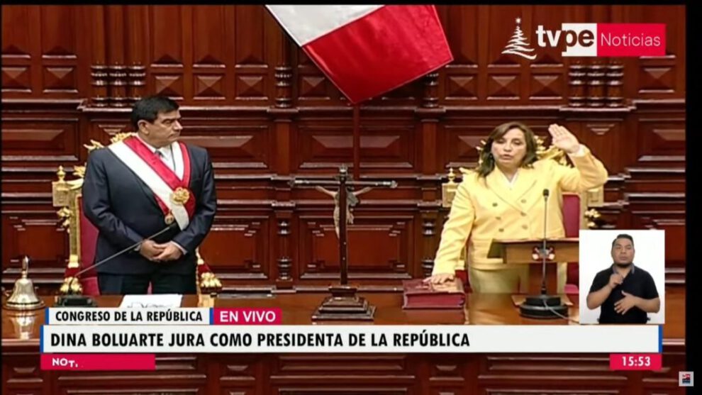 Dina Boluarte asume la Presidencia del Perú