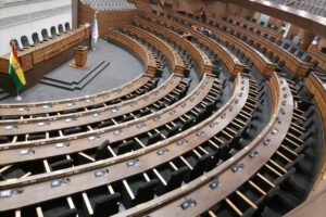 El hemiciclo vacío tras la suspensión de la sesión sobre el PGE 2023