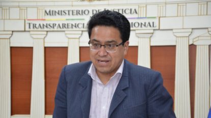 César Siles recuerda que Añez debe agotar vía interna en Bolivia
