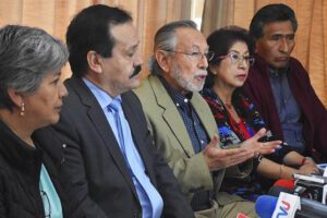 Equipo de juristas independientes que impulsan la reforma de la justicia