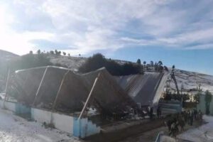 Fallecidos por caída de tinglado en Achacachi