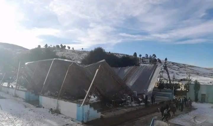 Fallecidos por caída de tinglado en Achacachi