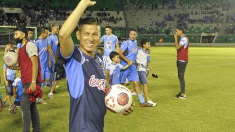 Joselito Vaca cierra una carrera profesional en el fútbol cruceño