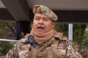 Jefe militar amenaza a la sociedad civil