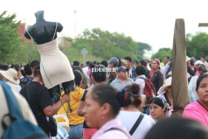 Mañaneros impiden paso del tren en Santa Cruz