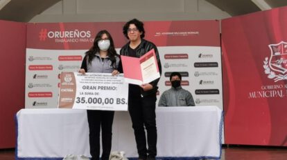 Vicente Endara gana el Gran Premio del Concurso Nacional de Artes Plásticas