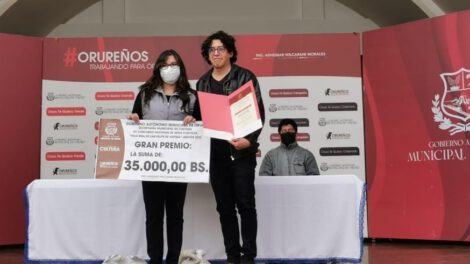Vicente Endara gana el Gran Premio del Concurso Nacional de Artes Plásticas