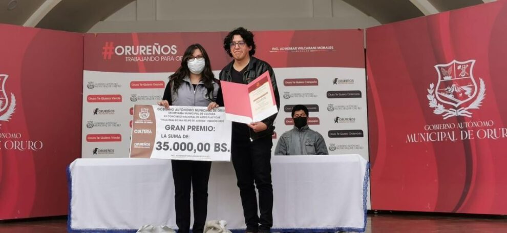 Vicente Endara gana el Gran Premio del Concurso Nacional de Artes Plásticas