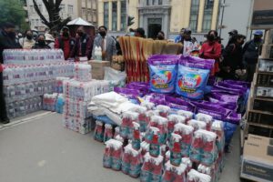 Equipamiento para unidades educativas en Oruro