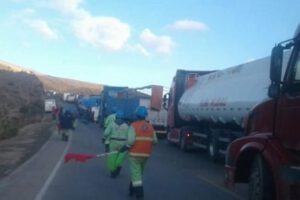 Bloqueo en la carretera Cochabamba-La Paz