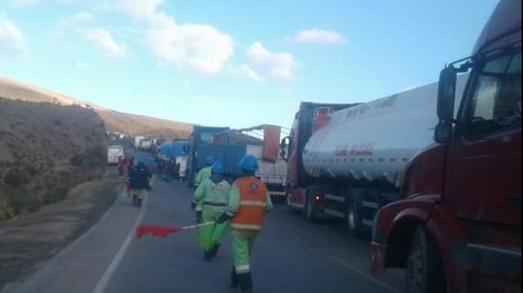 Bloqueo en la carretera Cochabamba-La Paz