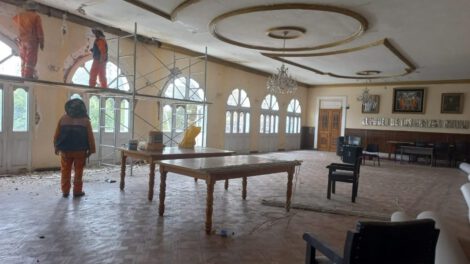 Restauración de salones en la Gobernación de Oruro