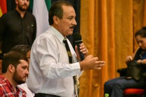 Vicente Cuéllar sospecha intenciones de Cívicos cruceños con el Gobierno