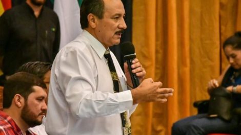 Vicente Cuéllar sospecha intenciones de Cívicos cruceños con el Gobierno